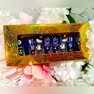 Nail Art & Co. Press on nails Blue Coffin 2